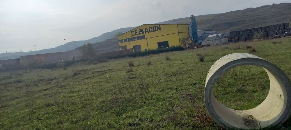 Vand 1,2 ha de pamant intravilan in judetul Salaj