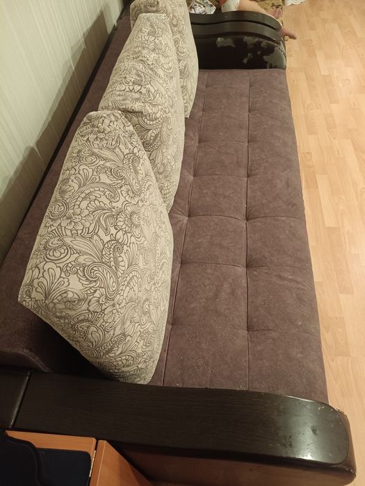 Продам диван срочно