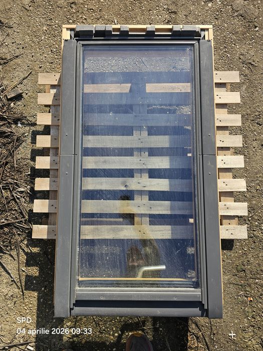 Geamuri mansardă Velux,Dakea.