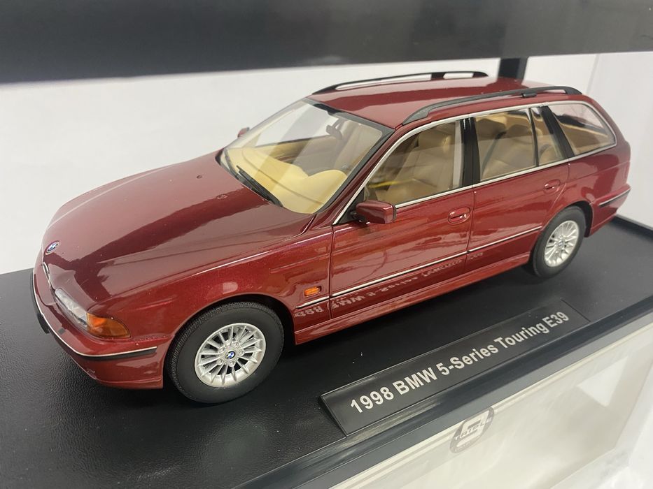 TRIPLE9 BMW E39 5-Series Touring an 1998 machetă auto scara 1:18 26 cm