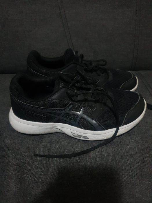 Asics adidasi. ..