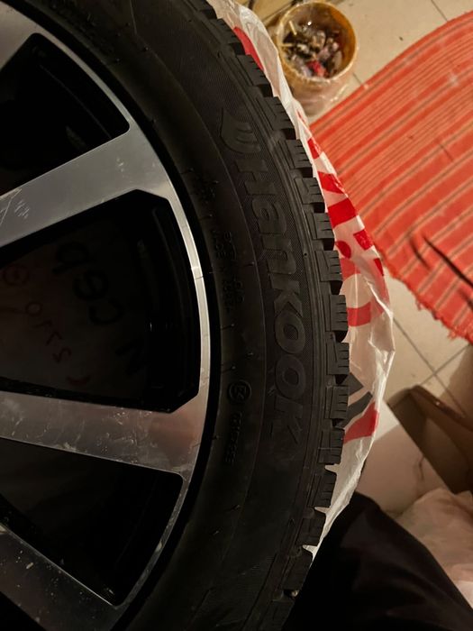 Зимние шины с дисками 215/55 R17