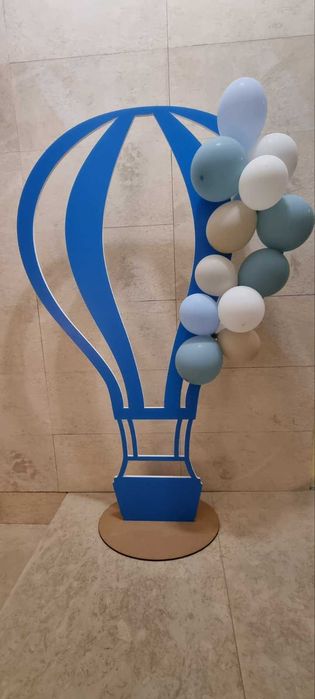 Декорация във формата на въздушен балон за празнични събития