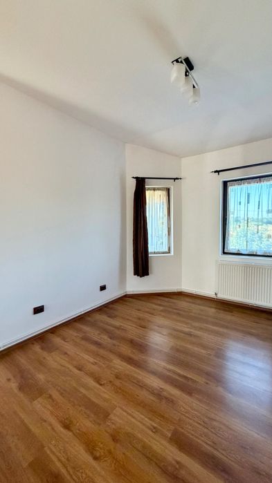 Casă de vânzare