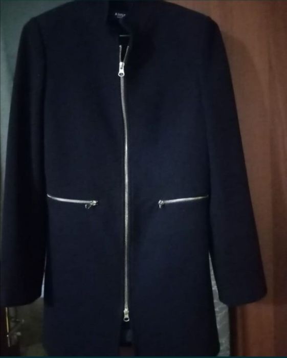 Продам пальто на девочку