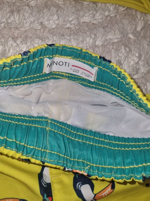 Lot tricouri și pantaloni scurți matime 4-5 ani, 104-110  marca Minoti