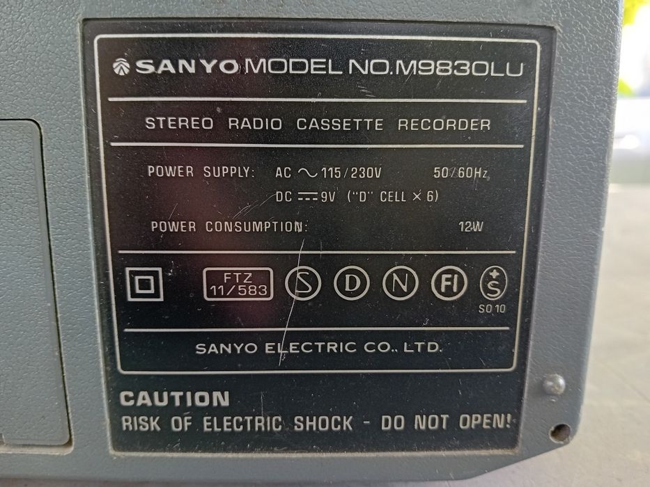 Radiocasetofon Sanyo M9830LU
