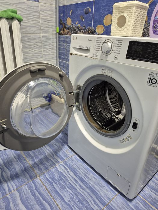 Продам стиральную машину LG