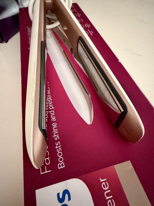 Placa de indreptat parul Philips