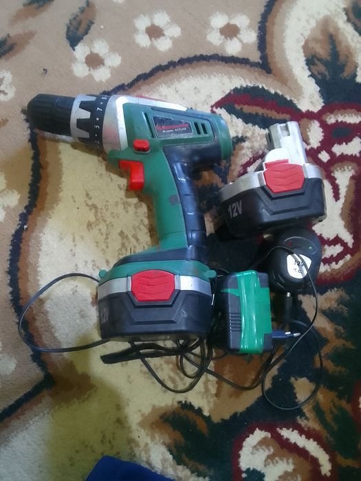 Шуруповертлар сотилади