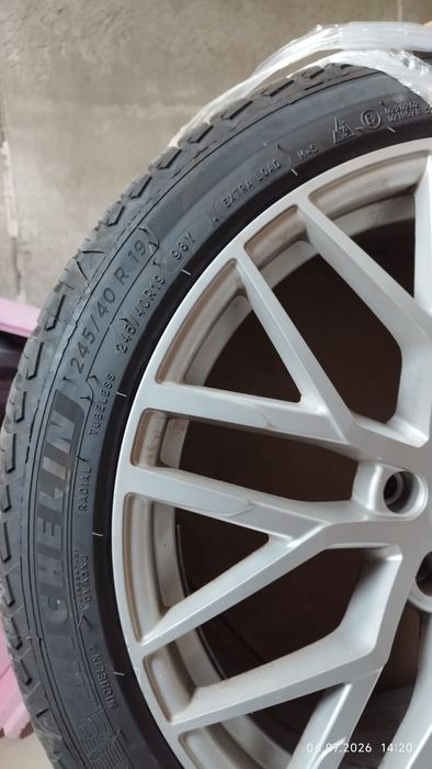 ANVELOPE  245 / 40  R  19