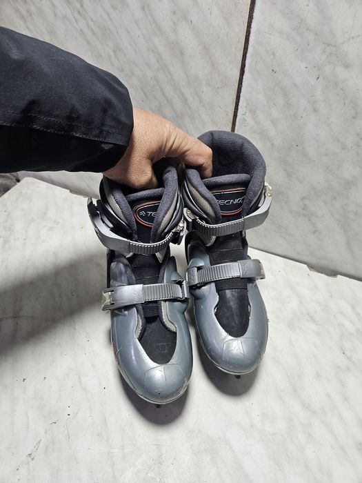 Patine 1519 gheata reglabile marime  32-33-34-35 .