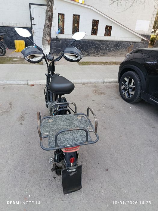 Monster skuter elektrovelik