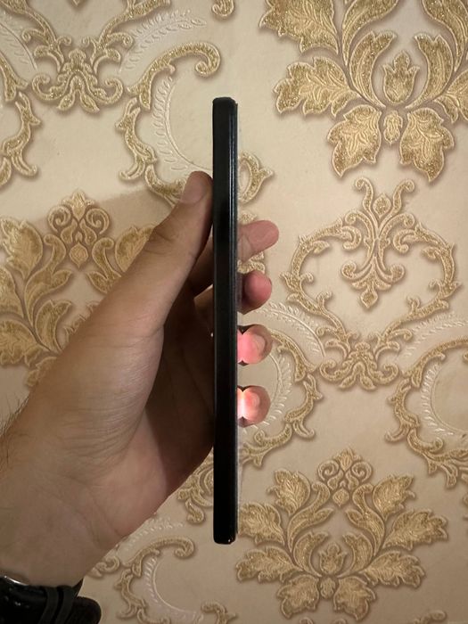 Redmi 12 pro 256 gb  yaxshi  holatda