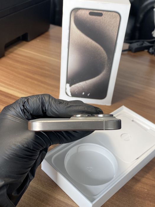 iPhone 15 Pro Max • 256 GB • Natural Titanium