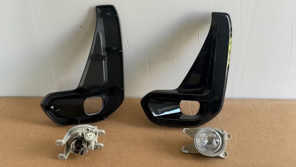 Противотуманки туманки Toyota Hilux