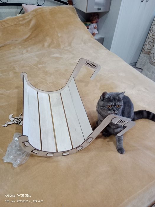 Лежанка на батарею для кошек