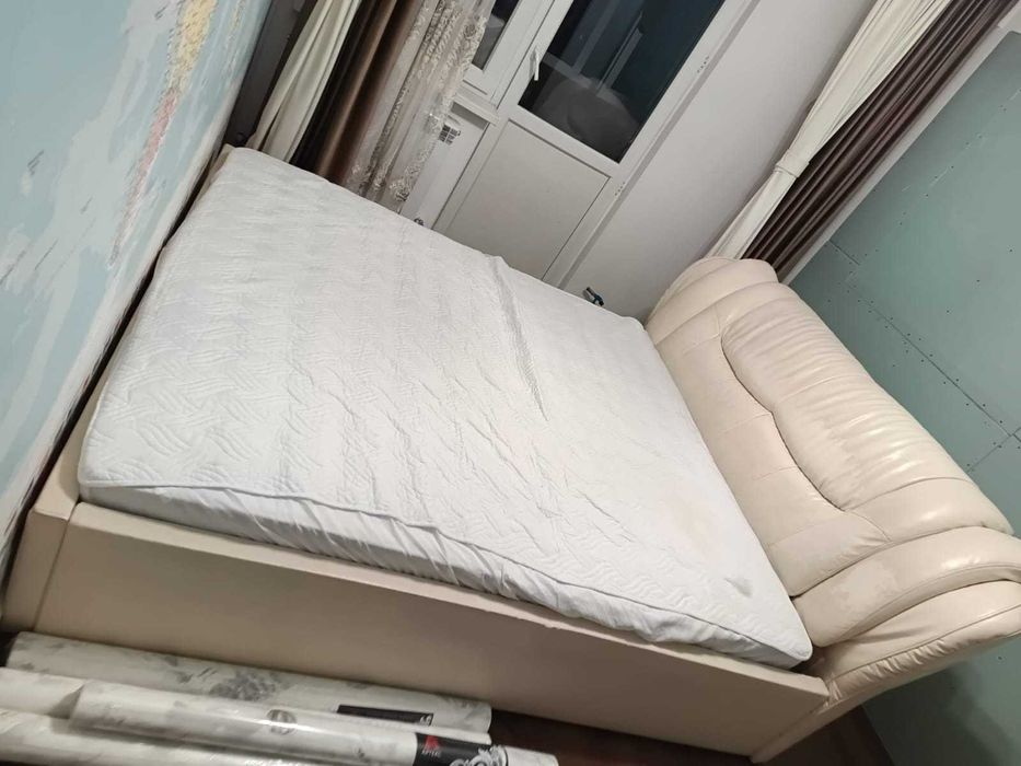 Двухспальная кровать