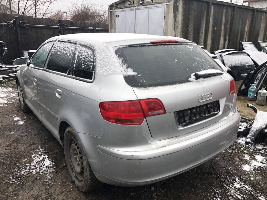 Usa Portiera Audi a3 8p 1.6 mpi BSE stangai dreapta 2007 LY7W COD