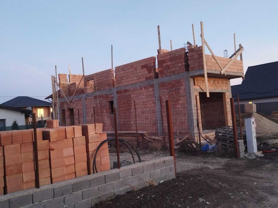 Construim case in Brașov la rosu si la cheie.