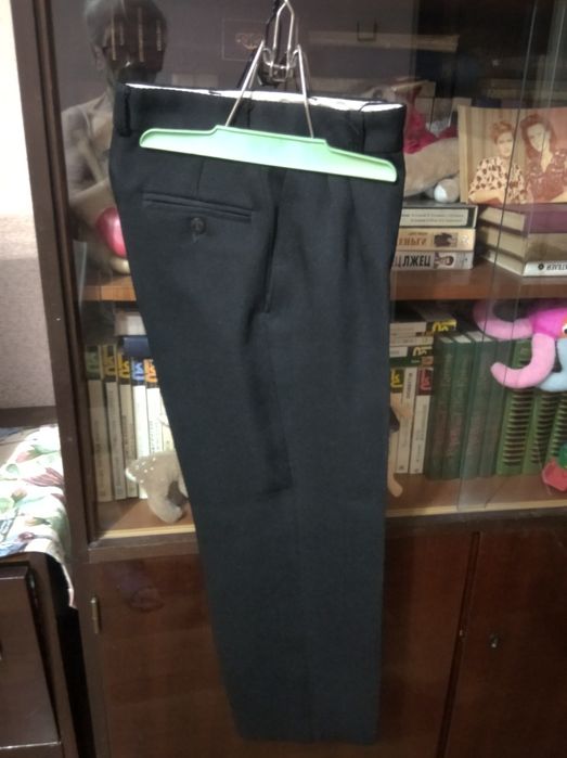 Брюки школьные, плотные, на мальчиков.