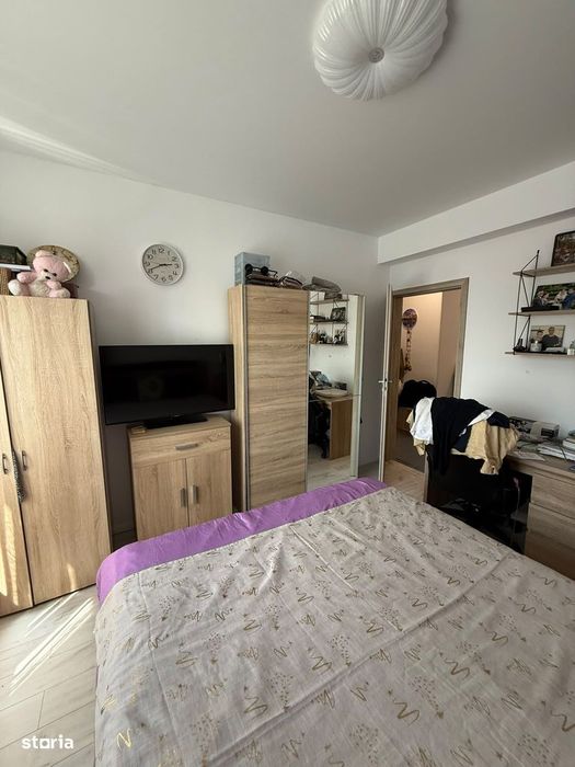 Apartament cu 3 camere semimobilat