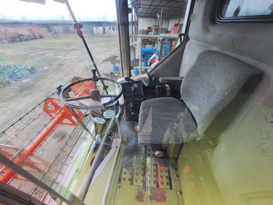 Combina CLAAS 204 MEGA