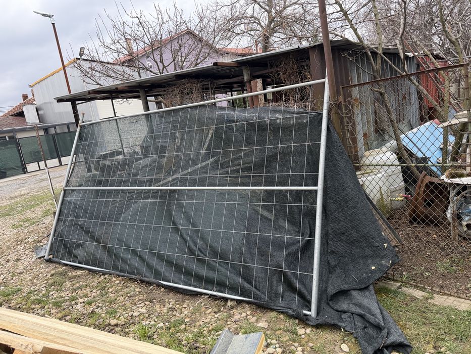 Строителна ограда - Порта