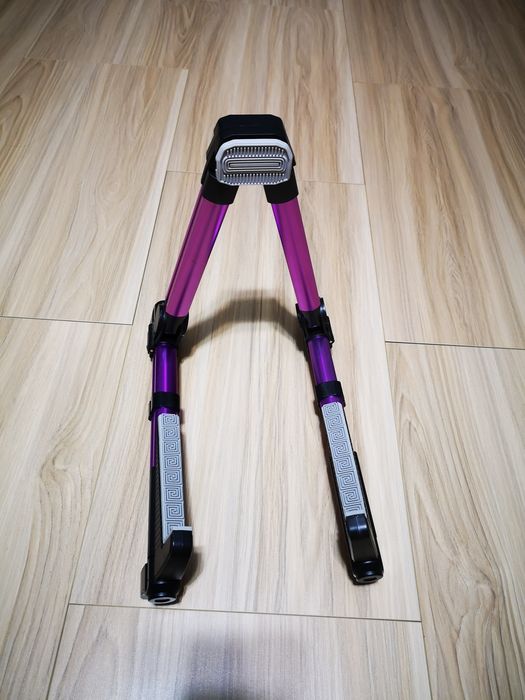 Напольная подставка для гитары