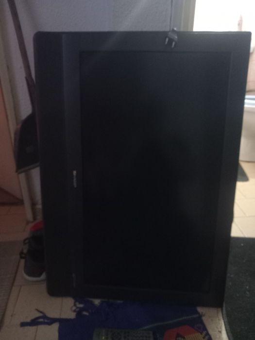 Televizor TV LCD Sharp 32" (81cm) /  telecomanda / ideal voucer