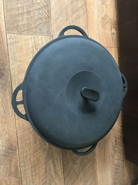 Казаны чугунные 12 л и 22 л с треногами