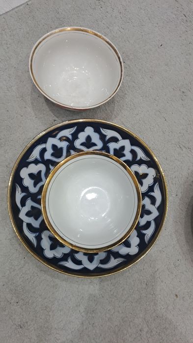 Кухонний посуда сотилади.  Коса 10000 сум,  пиела 5000 сум.