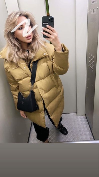 Зимний пуховик горчичного цвета