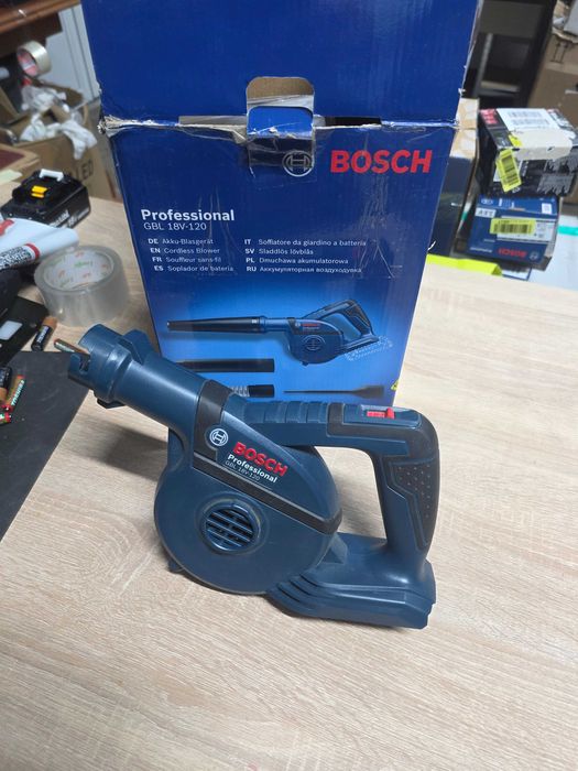 Suflantă pentru frunze pe acumulator Bosch Professional GBL 18V-120
