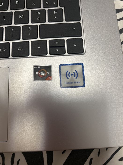 VAND LAPTOP     Huawei MateBook D15 Ryzen 5 – Stare foarte bună