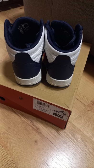 Продавам високи маратонки Runners