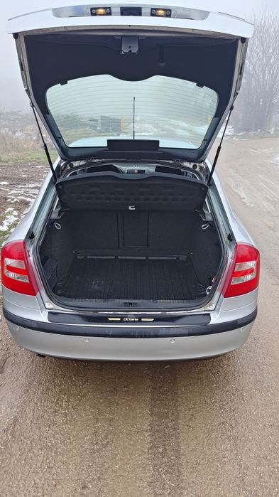 Skoda Octavia 1.6 FSI 115 к.с. • 178 600 км • Първи собственик