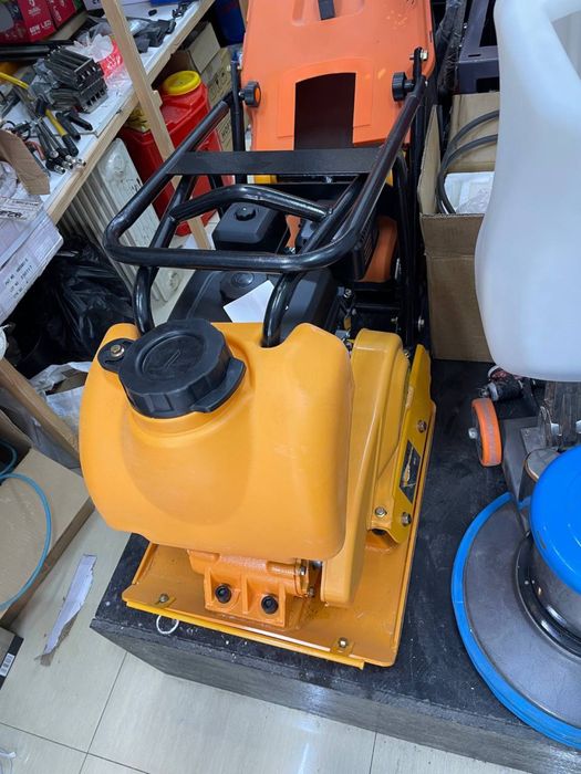 Вибротрамбовка бензиновый С90Т