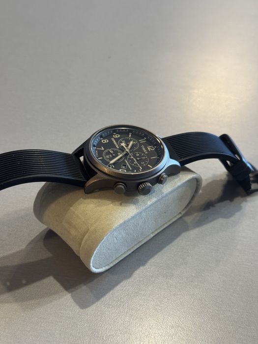 Timex Expedition Capstone Chronograph (black, silicone strap)