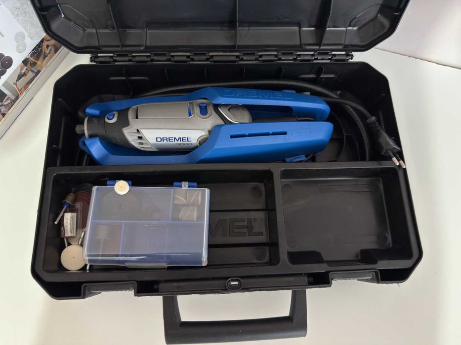 Unealta multifunctionala Dremel 3000 /freza/polizor