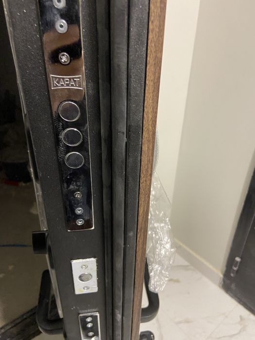 Продается дверь