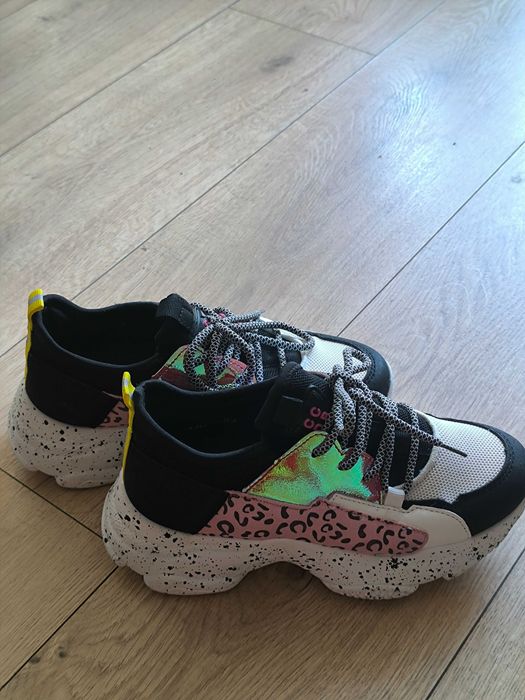 Маратонки в отлично състояние, размер 35-36