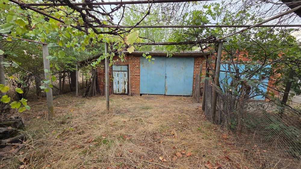 къща в гр Гълъбово - 3.8 дка