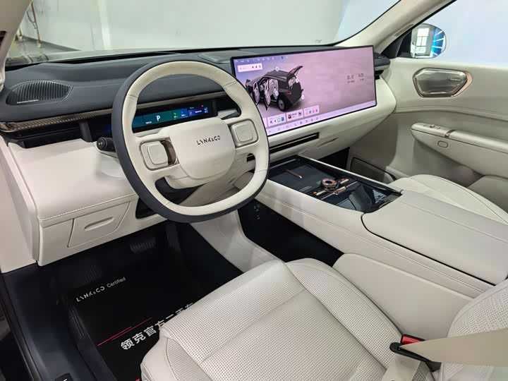 Lynk & Co 900  2.0T Explorer Edition