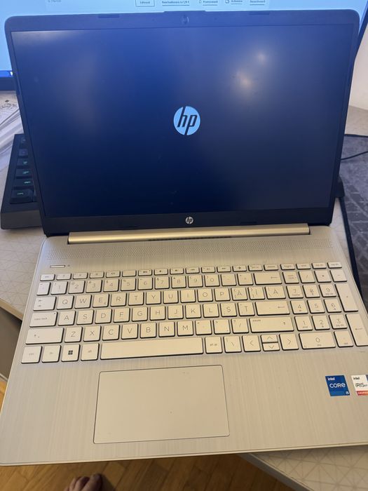 Laptop HP 15.6 model 15s-fq4012 i5 8GB,laptop de top 4200lei pe emag