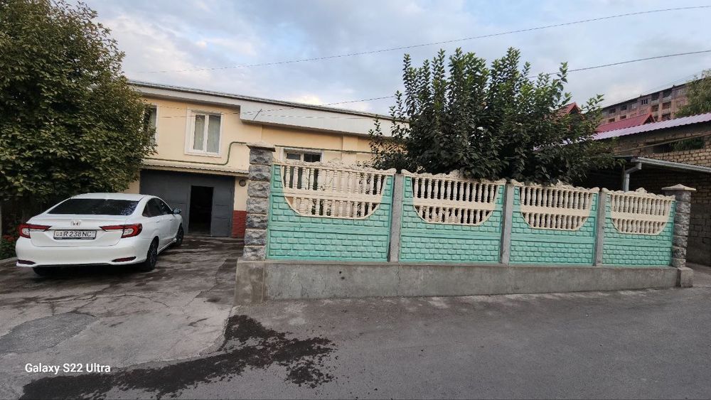 Продается дом или как  земельный участок 
 участок под строительство