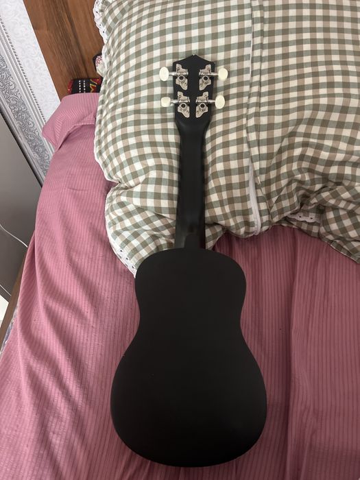 Продам укулеле инструмент