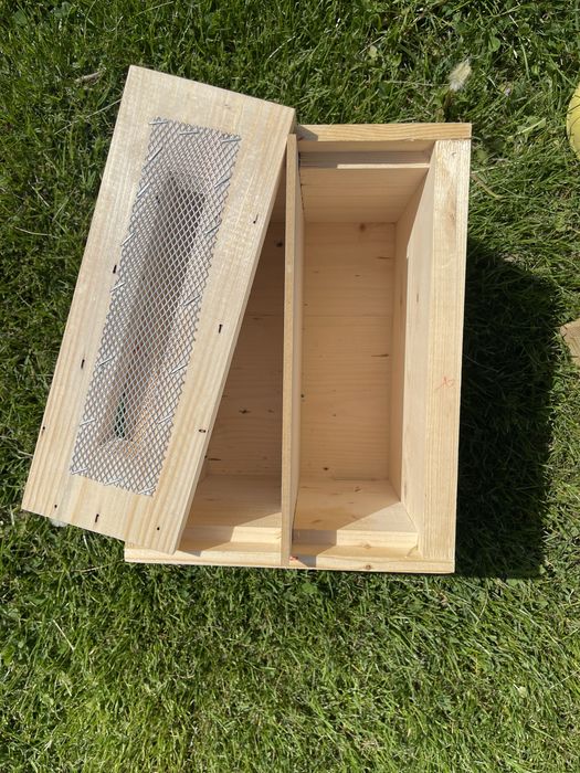 Cutii pentru familiile de albine 10 rame ,lichidare stupina