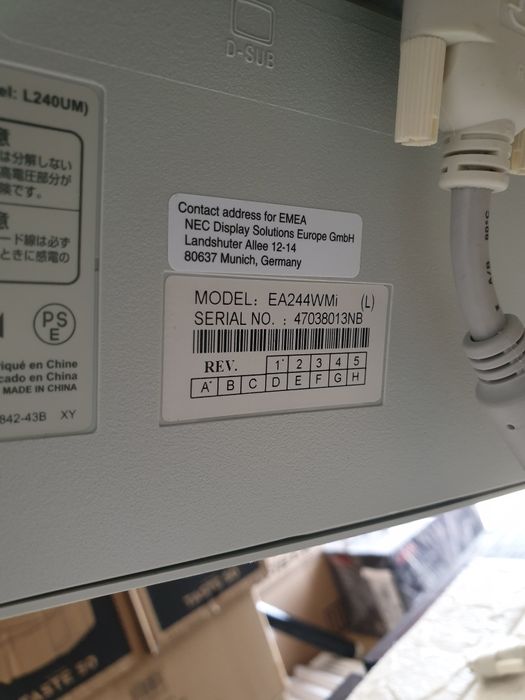 Monitor NEC Multisync EA244WMi
24,10 inci | 1920 x 1200 | FULL HD