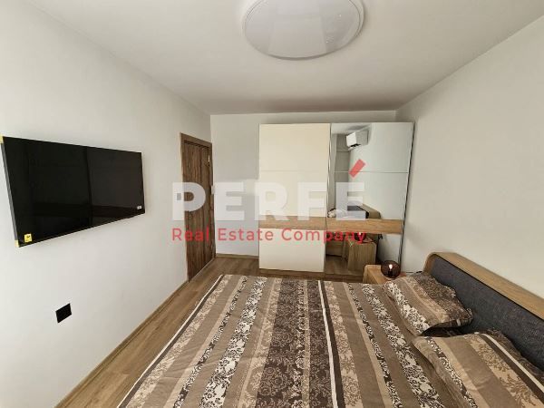 Дава се под наем Тристаен апартамент в Бургас, Меден рудник - зона А - 80 кв.м за 612 € - Снимка #4